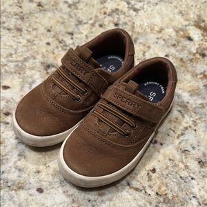 Boys Sperry Shoes - Size 7